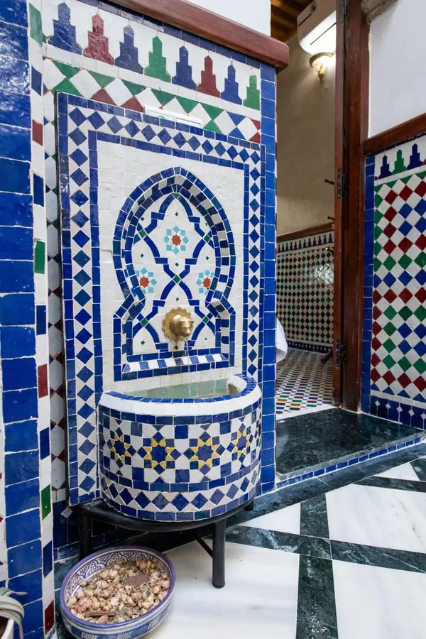 Fontaine murale en zellige